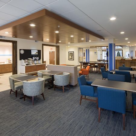 Holiday Inn Express & Suites Alpena - Downtown By Ihg Exterior foto