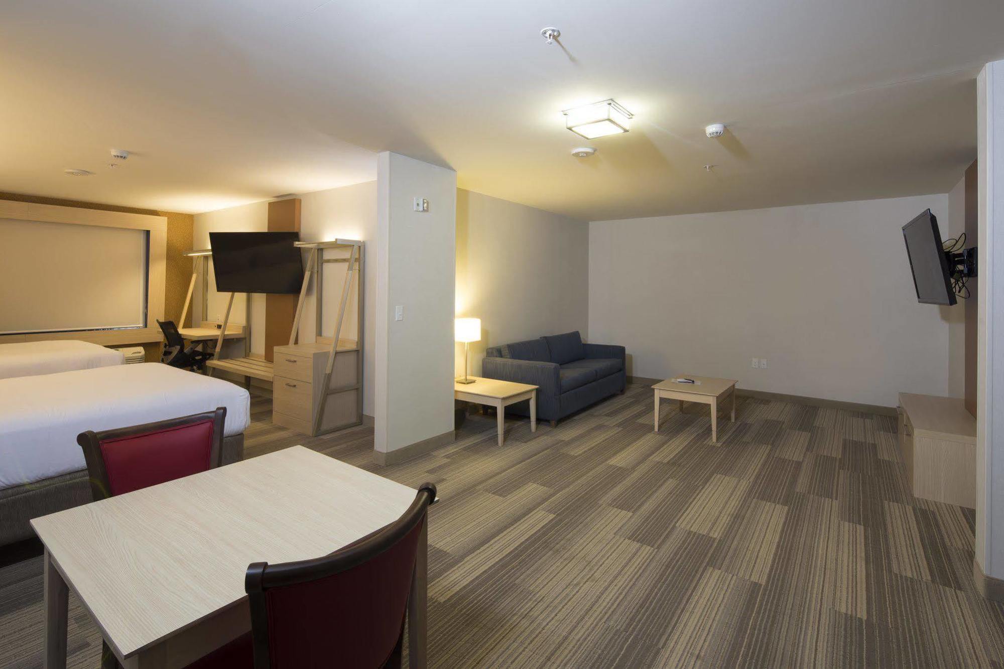 Holiday Inn Express & Suites Alpena - Downtown By Ihg Exterior foto